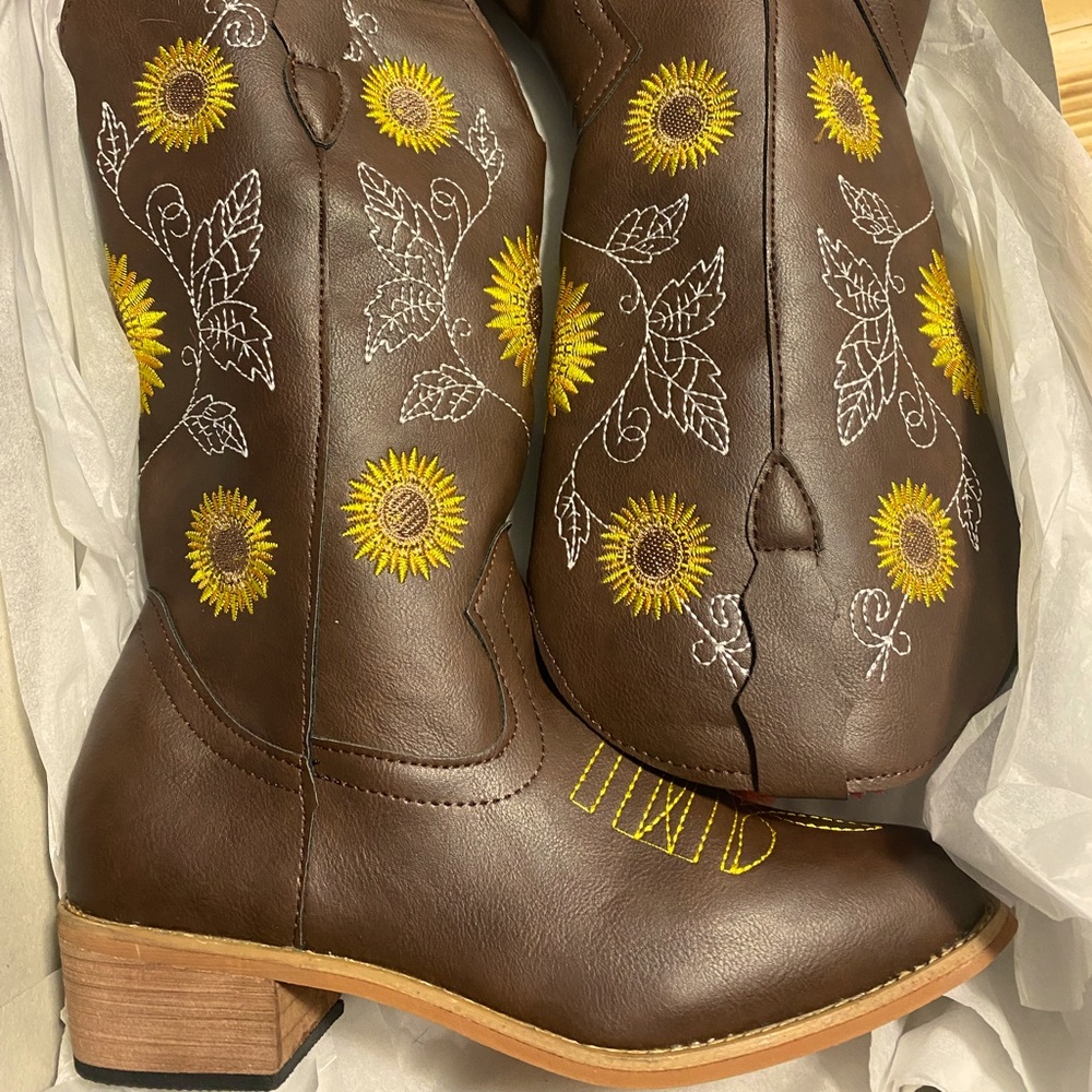 Sunflower cowgirl boots